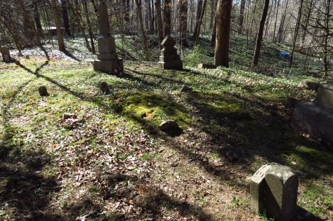 Surrounded by woodland, the cemetery is shaded and peaceful.